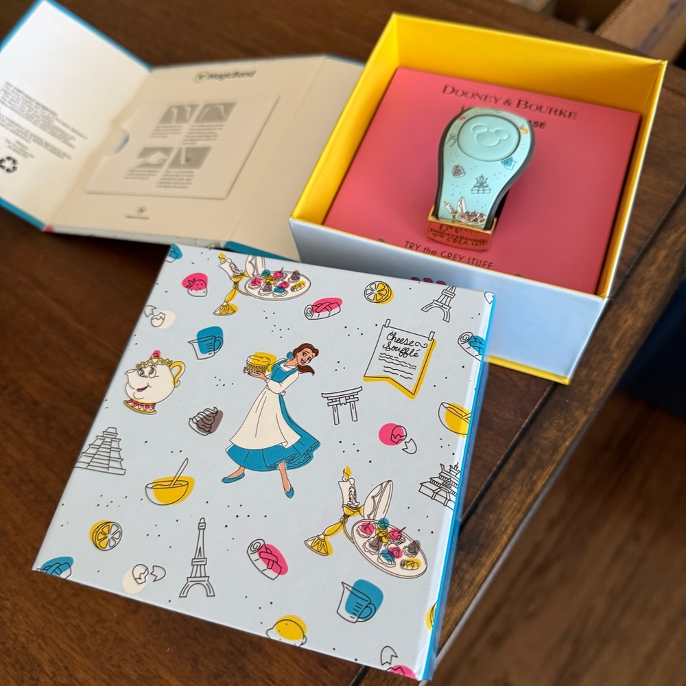 Brand new D&B Belle Magic Bands SET OF TWO